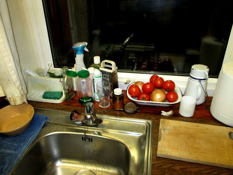 Kitchen window bottom