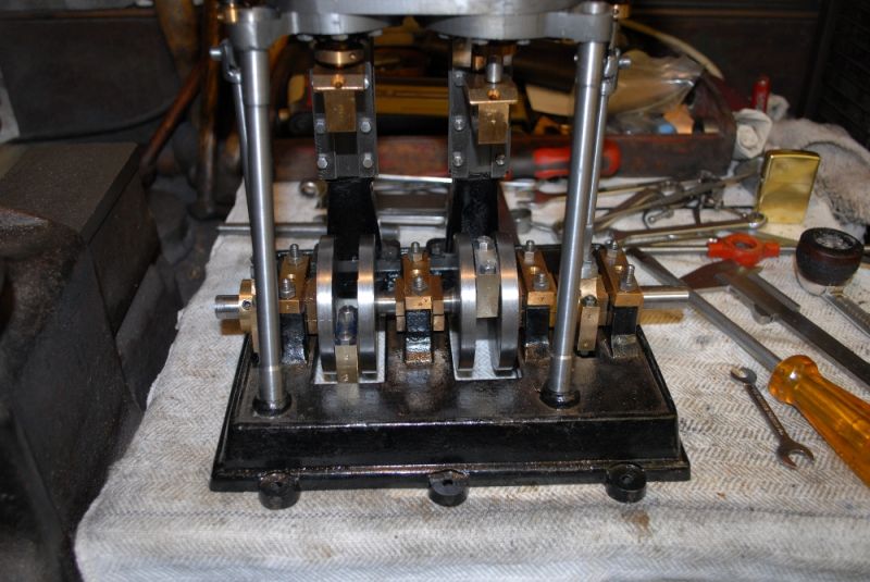 Crank bearings and rods 02