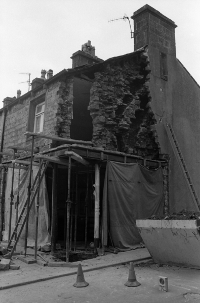 RebuildpapershopWellhouseSt801301