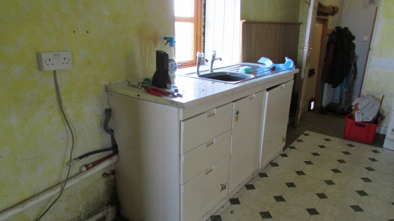 Old kitchen 1