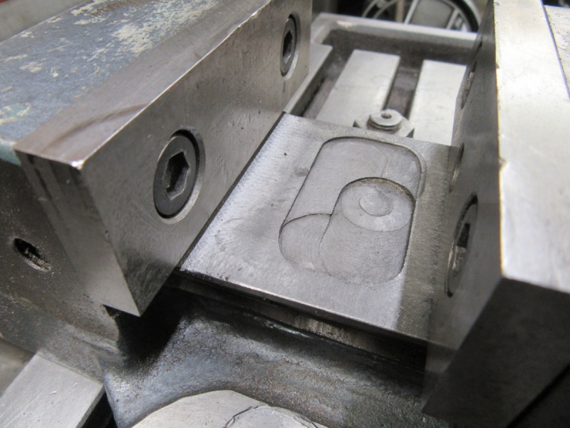 Vertical mill maintenance 09 100418