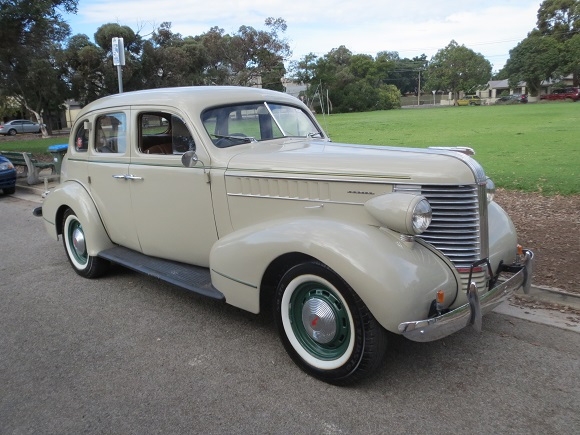 1938 Pontiac Silver Streak