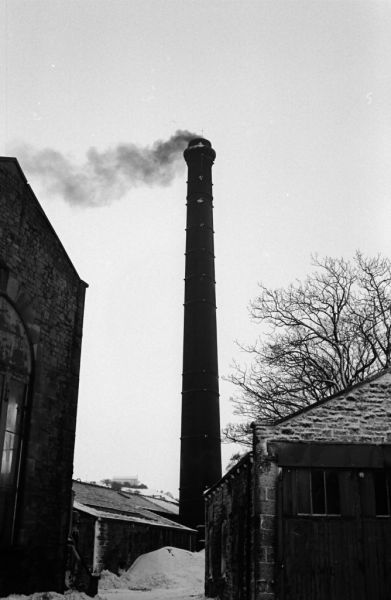 Chimney in snow772102