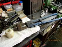 Record bolt cutter