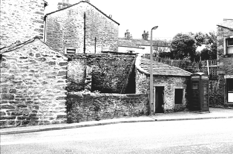 HovelWapping823301