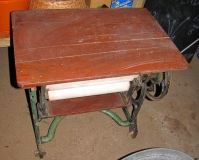 Folding mangle table