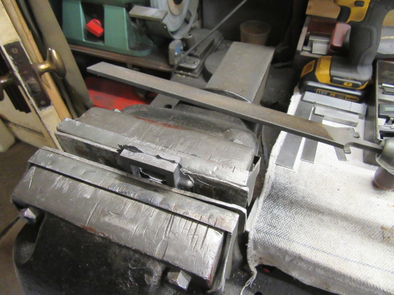 Cylinder 06 301119