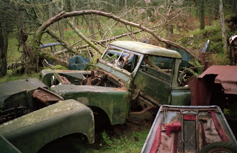 Landrovergraveyard883603