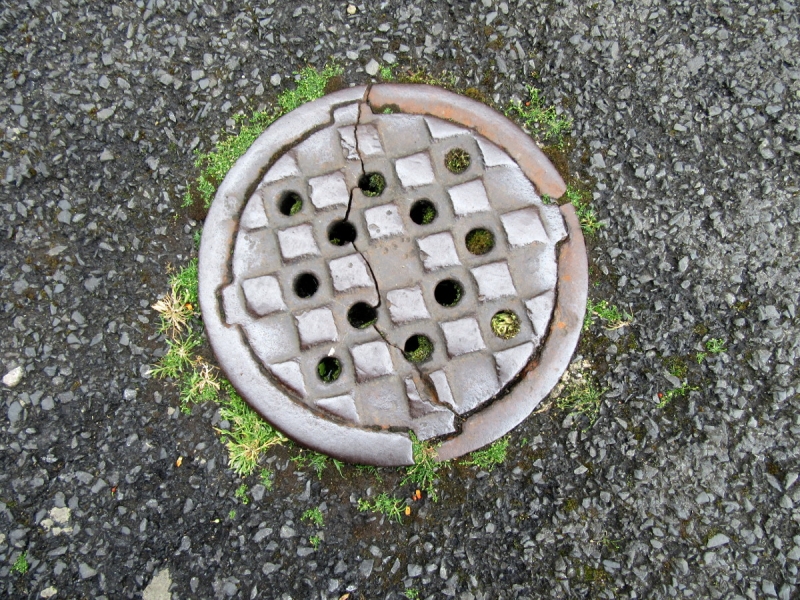 Old valve cover in Back Co-op Street