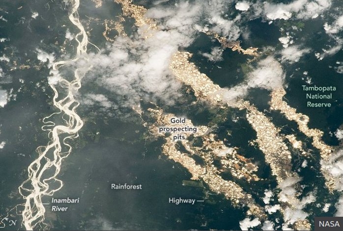 Gold mining sites in Peru