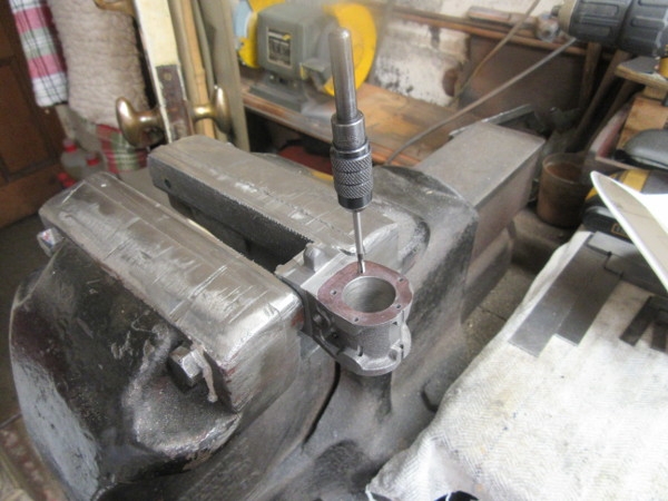 10H Engine 02 130521