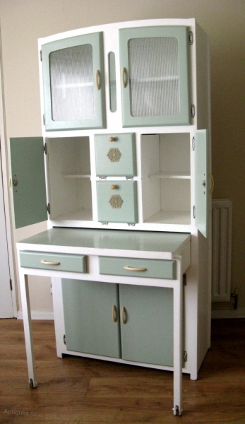 Retro_kitchen_Larder