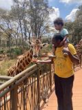 Kahara with giraffe 070422