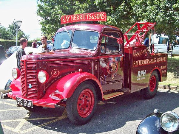 Bedford breakdown crane