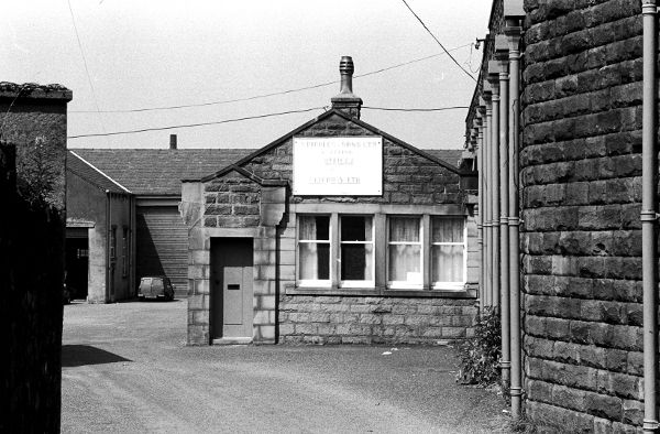BarnseyShedoffice825201