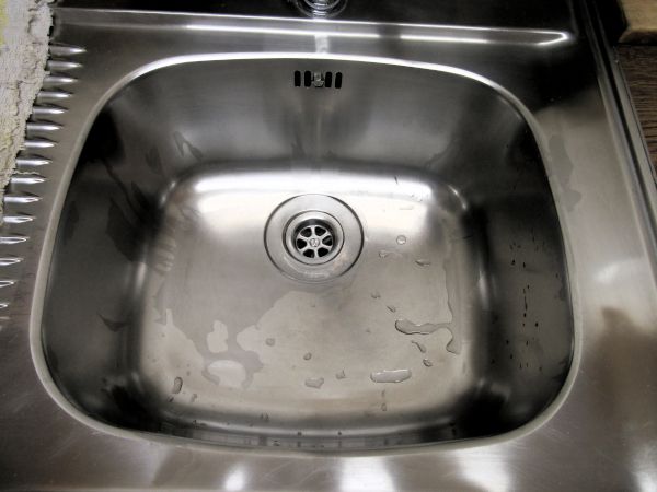 Clean sink
