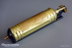 Pyrene type fire extinguisher