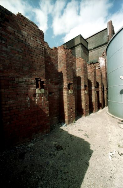 EllenroadBackWall870401