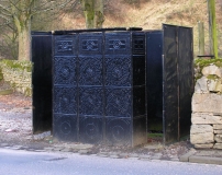UrinalWinewall04