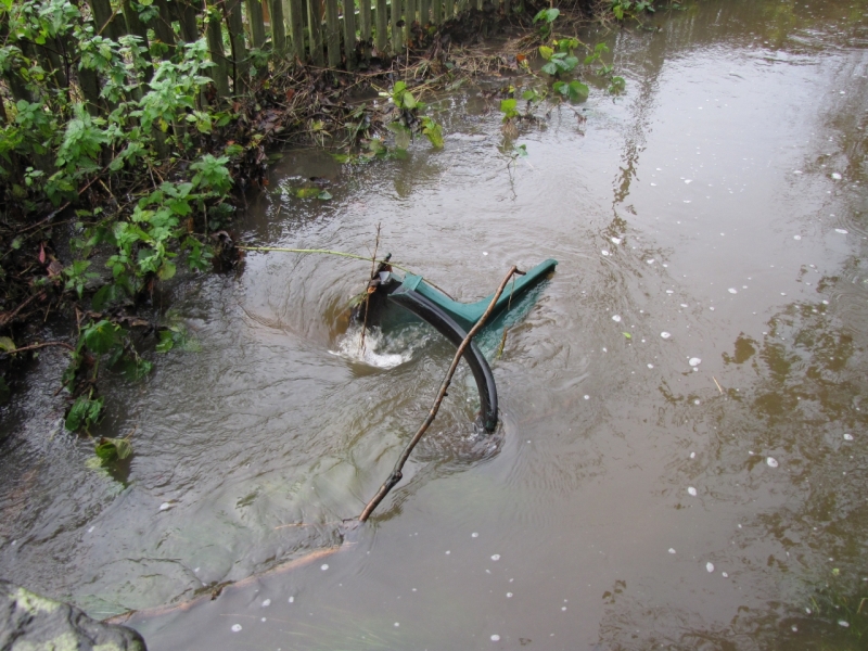 Flooding West Close Oct 2009