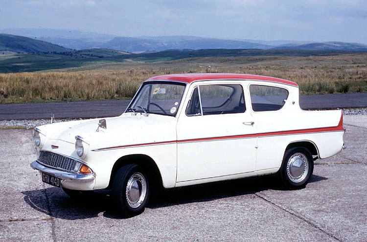 Ford Anglia 123E Super