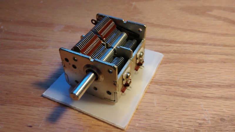 Capacitor on isulation