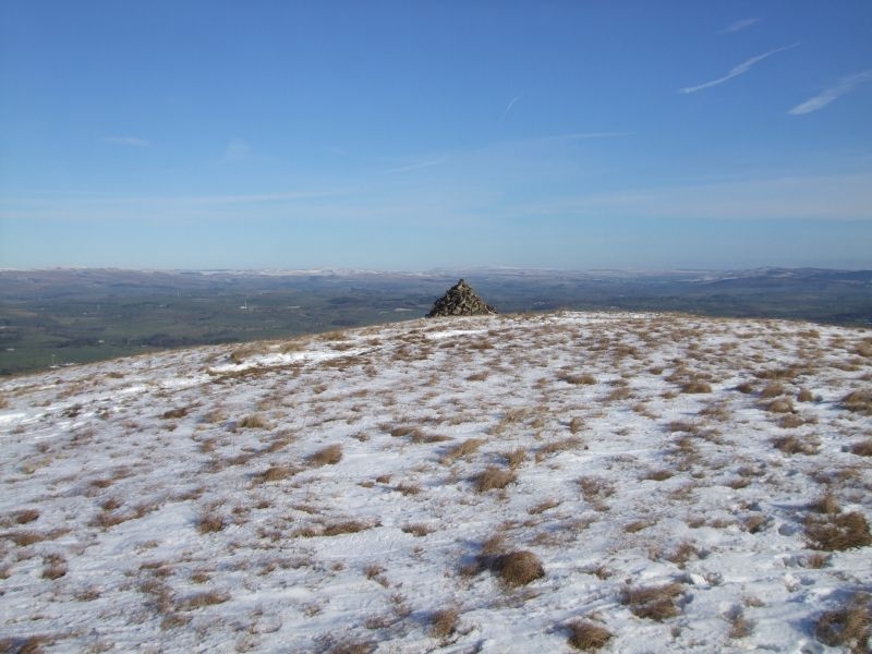 Marker cairn