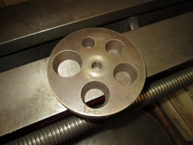 Support centre for tubes