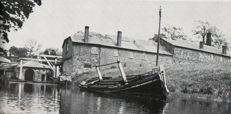 Canal icebreaker 3